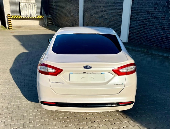 Ford Mondeo cena 51900 przebieg: 187000, rok produkcji 2018 z Stary Sącz małe 562